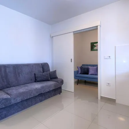 Amra 5 By Interhome Апартаменти *