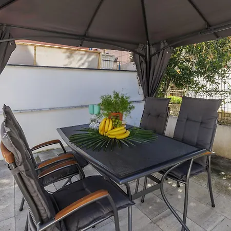 Amra 5 By Interhome Пореч