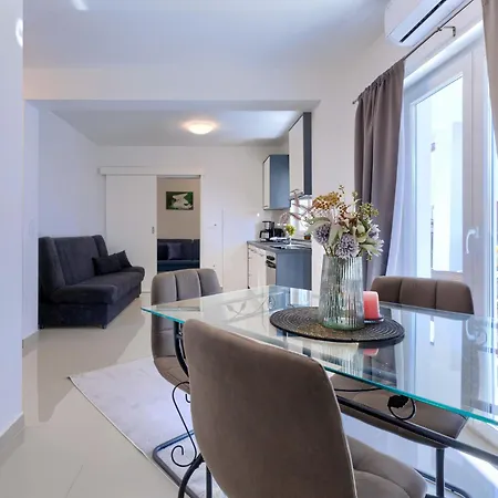 Amra 5 By Interhome *