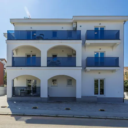 Amra 5 By Interhome Апартаменти *