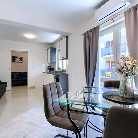 Апартаменти Amra 5 By Interhome