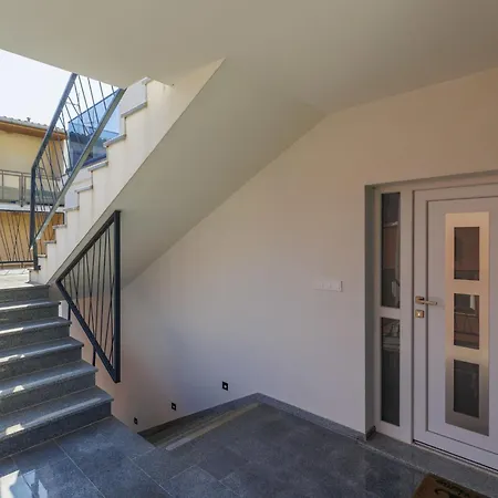 Amra 5 By Interhome *