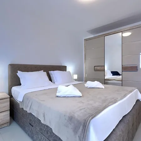 Amra 5 By Interhome * Porec